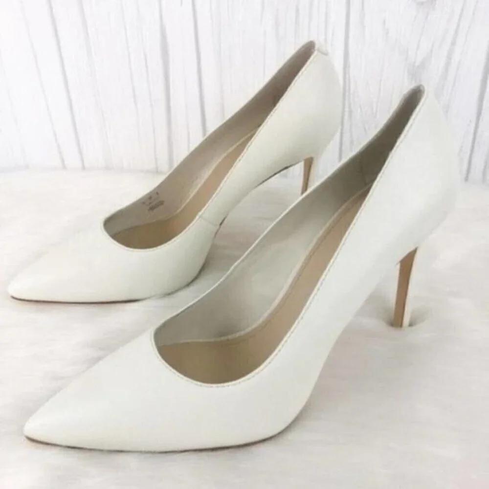 POUR LA VICTOIRE Celeste Pointed Toe Leather Pump